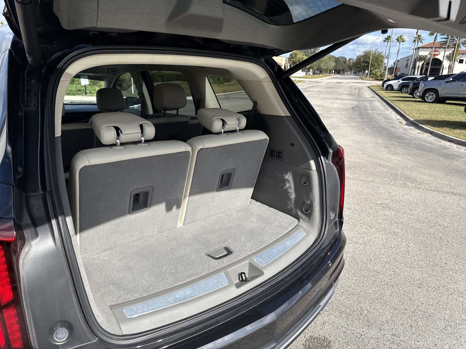 Used 2020 Cadillac XT6 Premium Luxury image 12