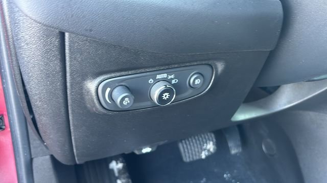 Used 2021 Chevrolet Equinox LT image 12