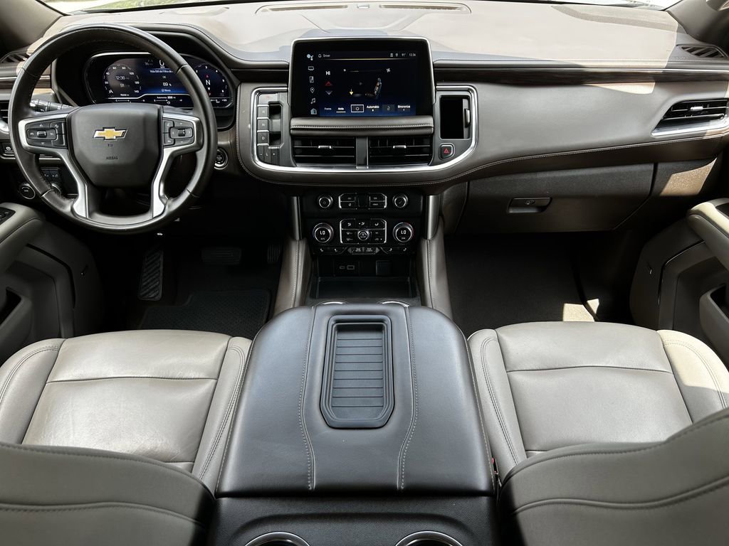 Used 2024 Chevrolet Suburban LT RWD image 12