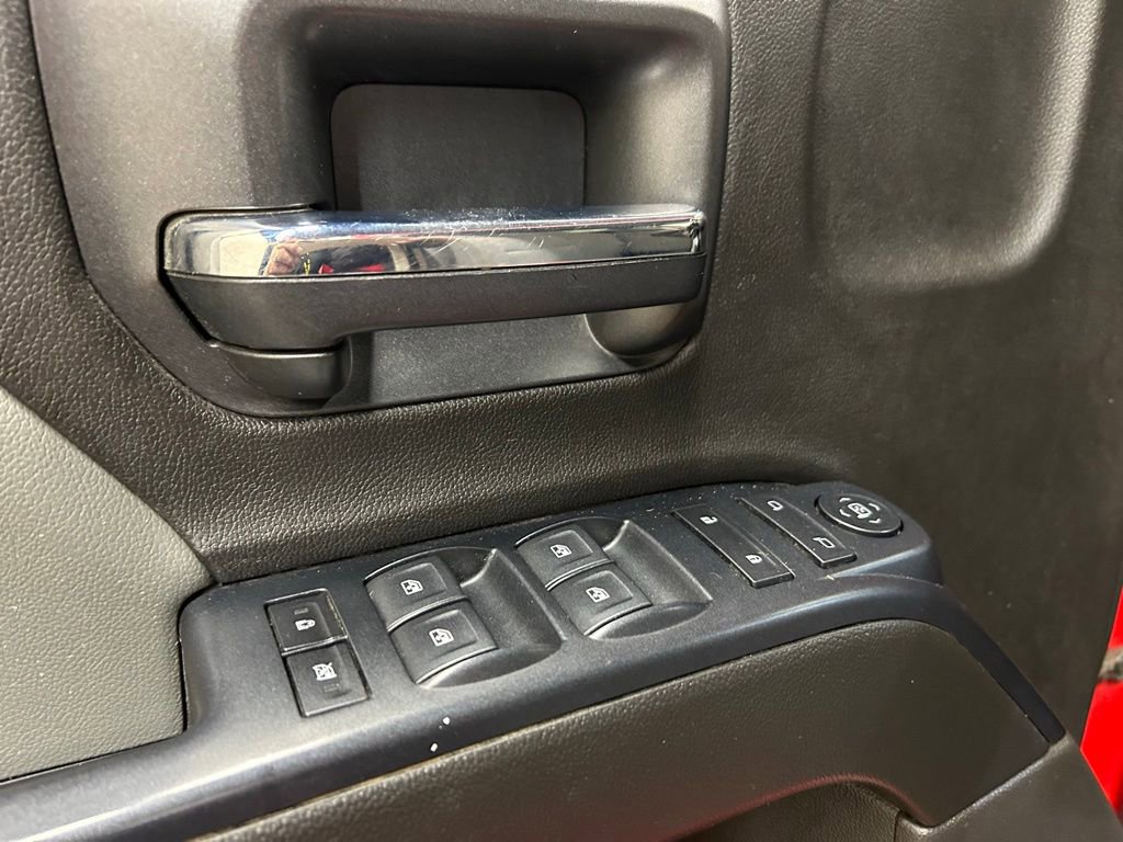 Used 2018 Chevrolet Silverado 1500 Custom w/ Custom Value Package AWD/4WD image 23