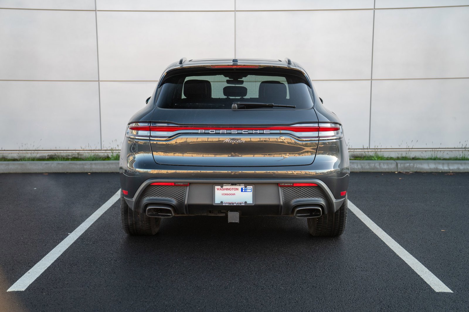 Certified 2025 Porsche Macan image 7