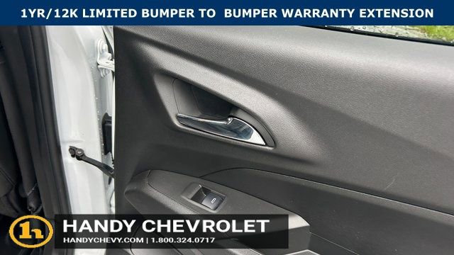 Certified 2025 Chevrolet Trax RS FWD image 38