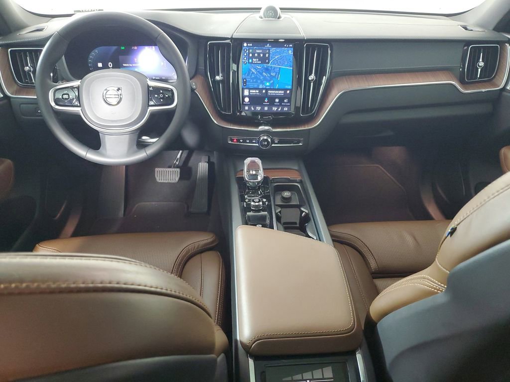 Used 2023 Volvo XC60 B5 Ultimate FWD image 17