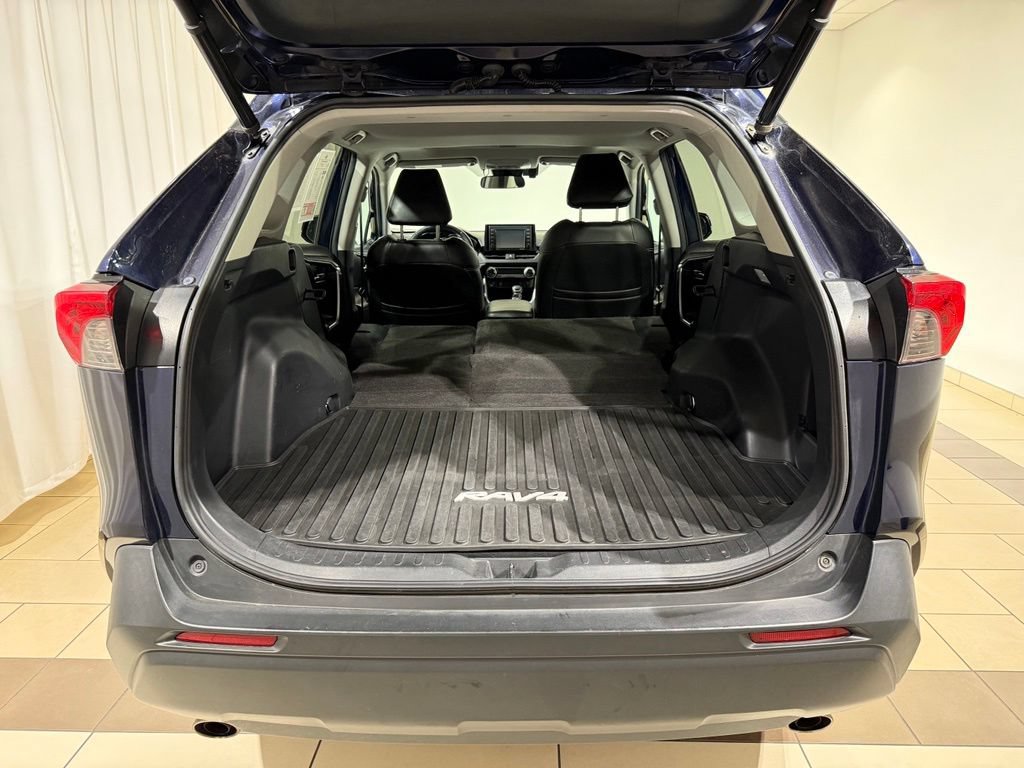 Used 2020 Toyota RAV4 XLE w/ Convenience Package AWD/4WD image 12