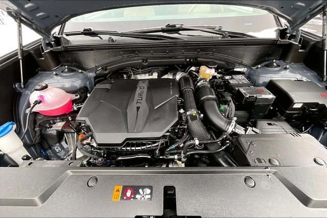 Used 2025 Hyundai Santa Fe Limited image 10