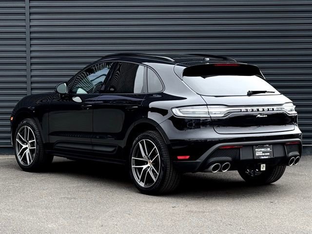Certified 2025 Porsche Macan image 3