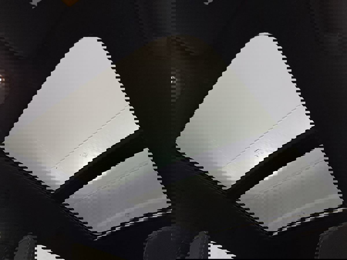 Used 2024 Volvo XC40 B5 Core image 10