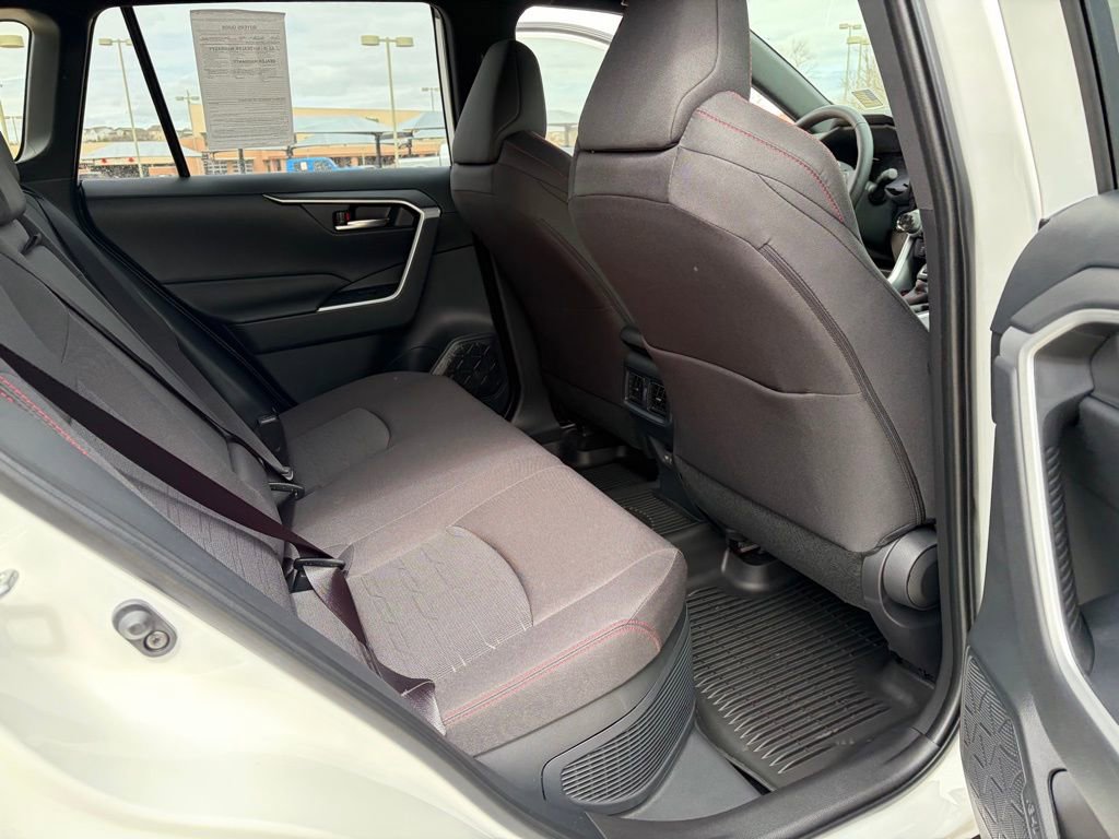 Used 2025 Toyota RAV4 SE image 15