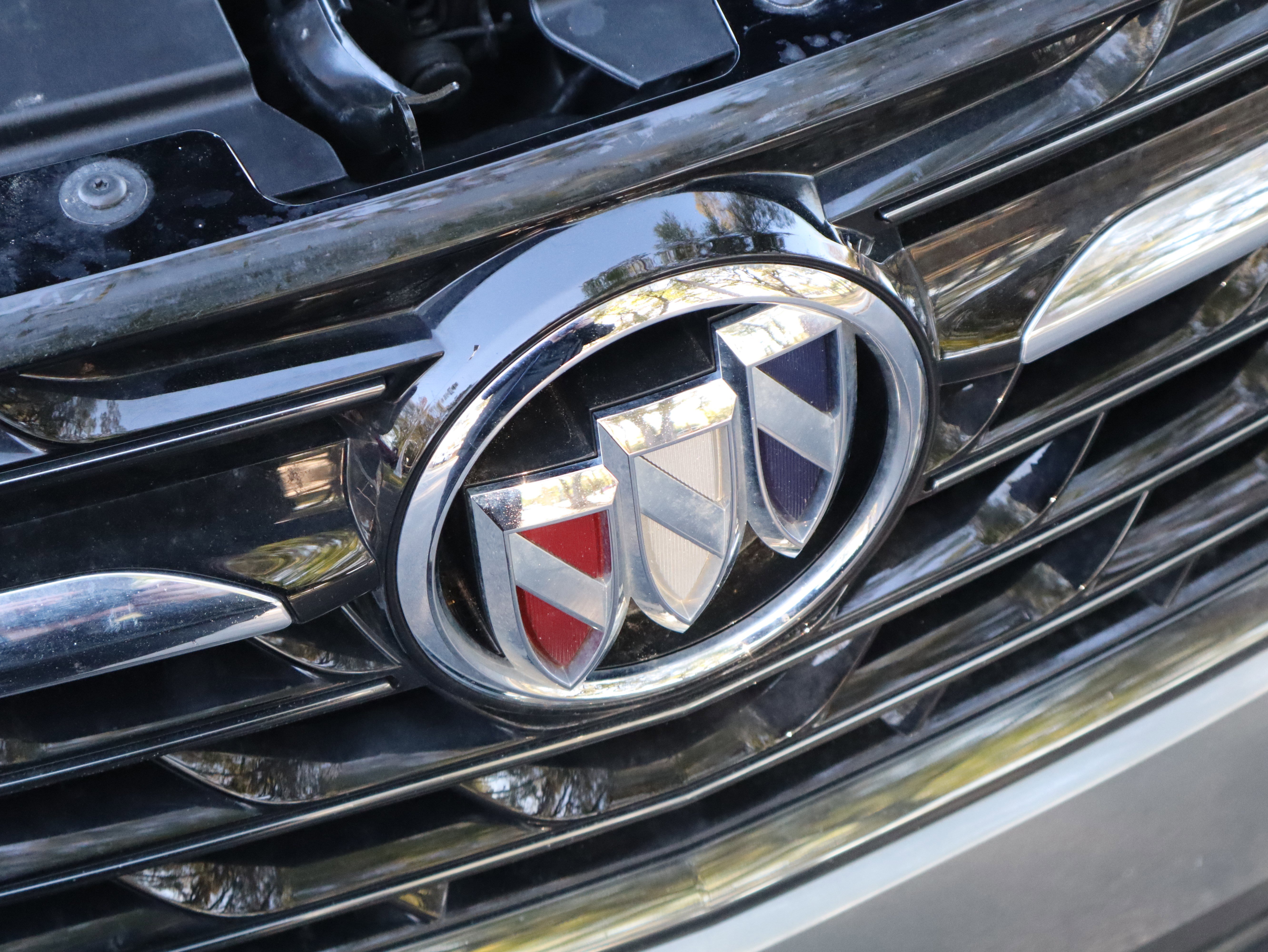 Used 2023 Buick Envision Essence w/ Sport Touring Package image 43