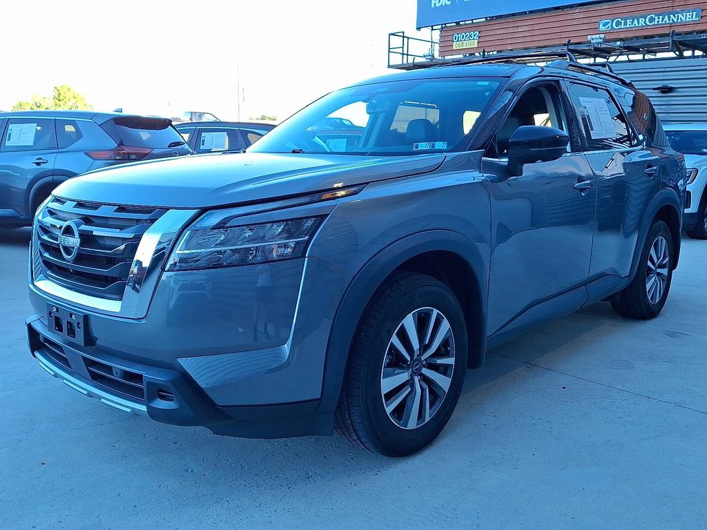 Used 2023 Nissan Pathfinder SL AWD/4WD image 6