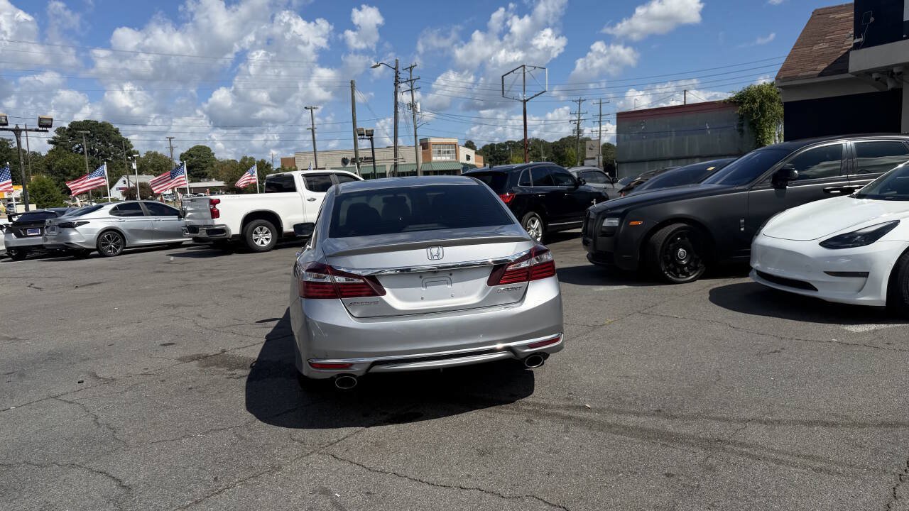 Used 2017 Honda Accord Sport image 11