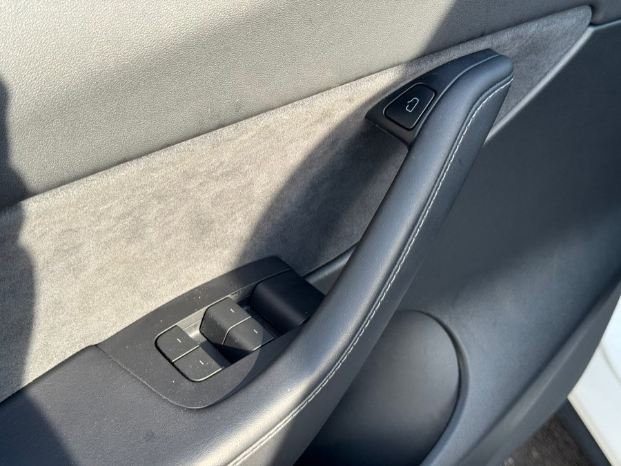 Used 2022 Tesla Model Y Performance image 20