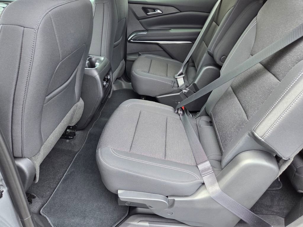 New 2026 Chevrolet Traverse LT w/ Sun and Wheel Package FWD image 8