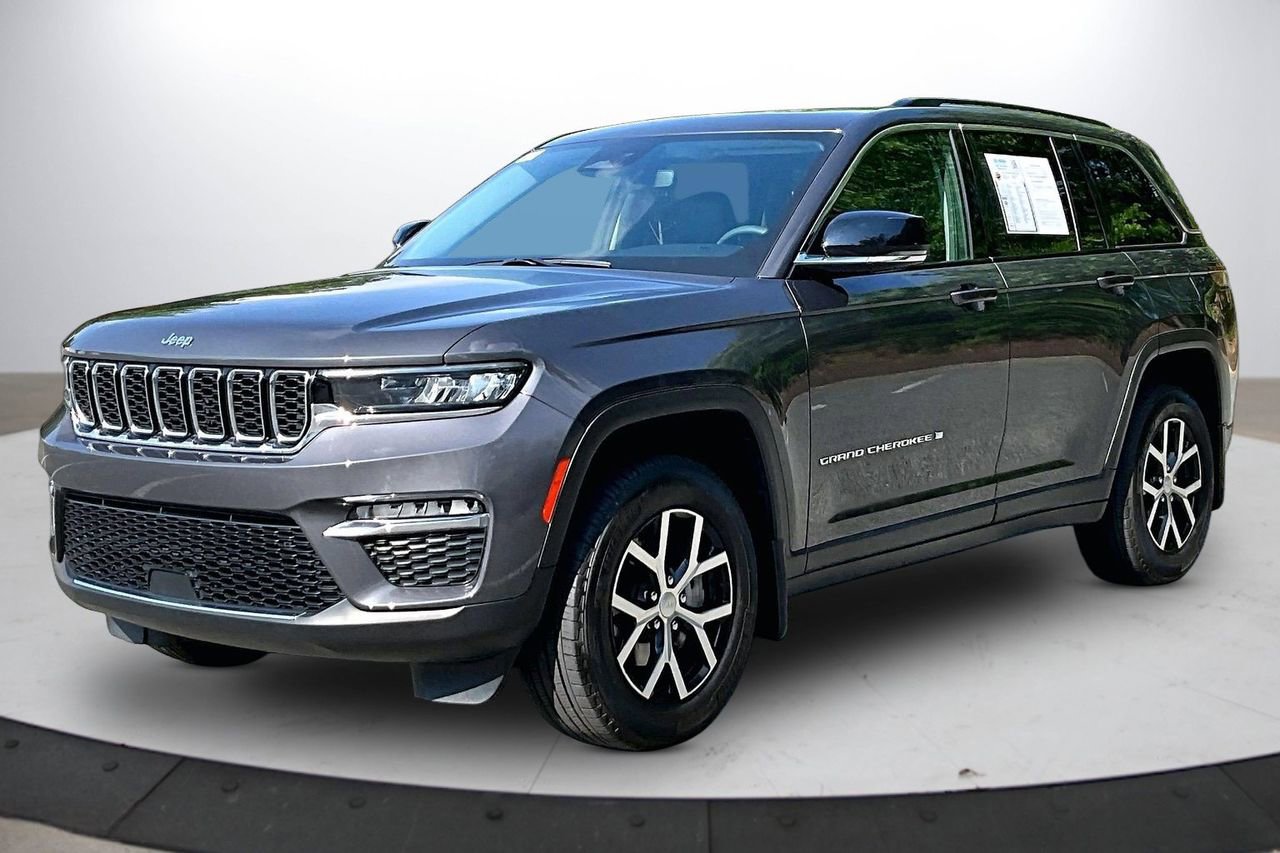 Certified 2023 Jeep Grand Cherokee Limited w/ MOPAR Finishing Package AWD/4WD image 4