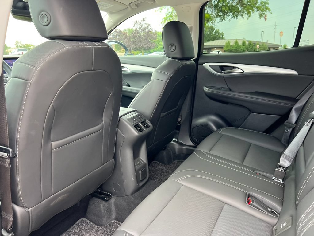 Used 2024 Buick Envision Avenir AWD/4WD image 35