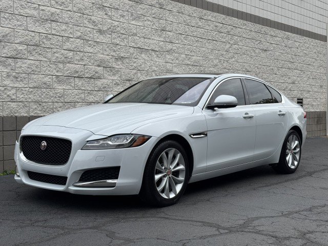 Used 2018 Jaguar XF Premium image 1