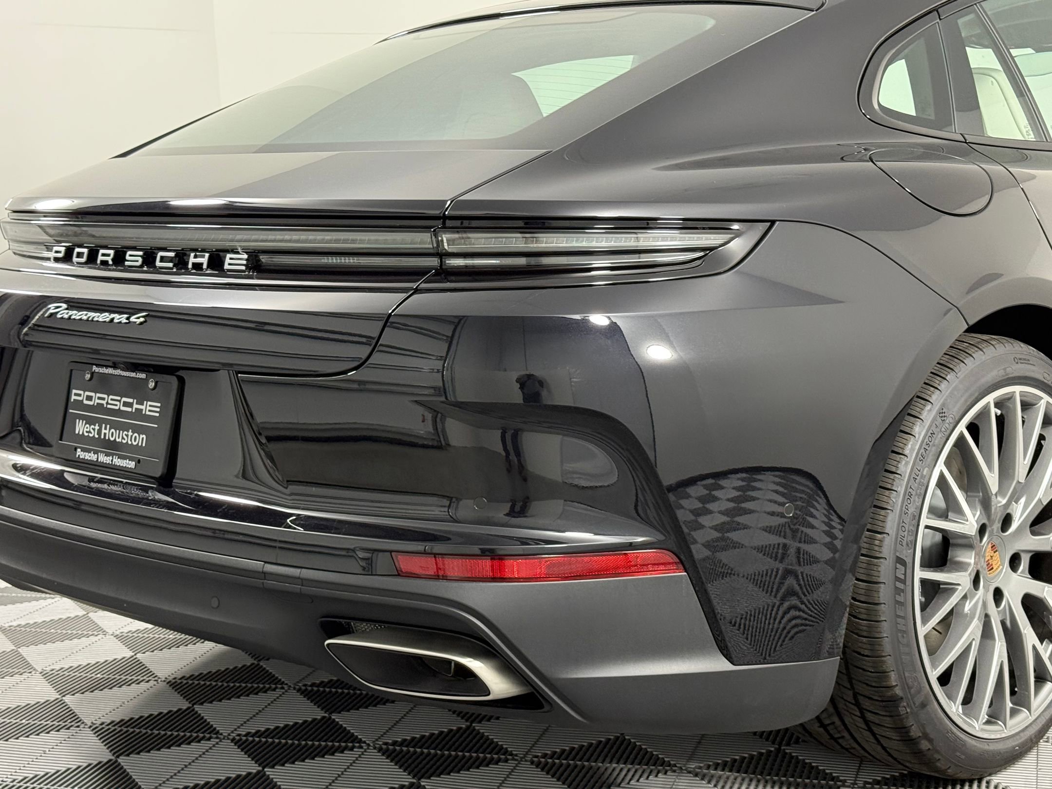 New 2026 Porsche Panamera 4 image 13