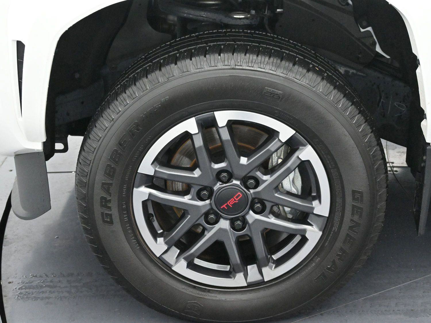 Used 2024 Toyota Tacoma TRD Sport image 33