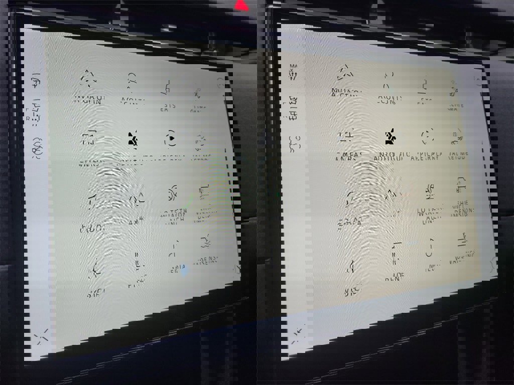 New 2024 Land Rover Discovery Sport S image 34