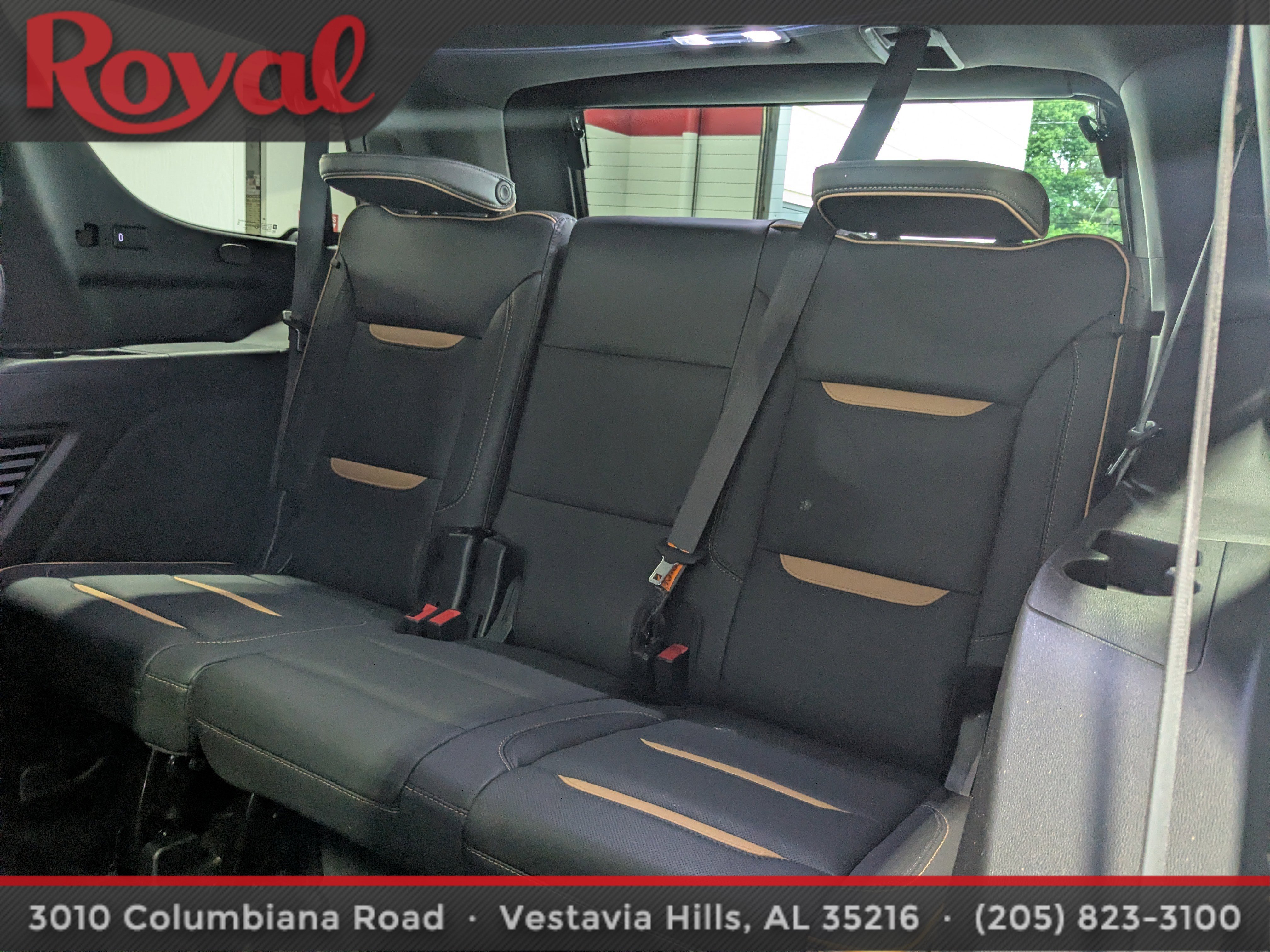 Used 2023 GMC Yukon AT4 w/ Technology Package AWD/4WD image 18