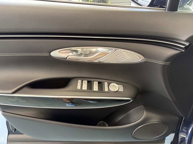 Used 2024 Genesis GV70 2.5T AWD/4WD image 8