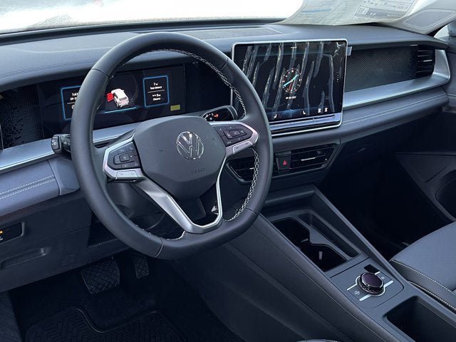 New 2025 Volkswagen Tiguan SE image 12