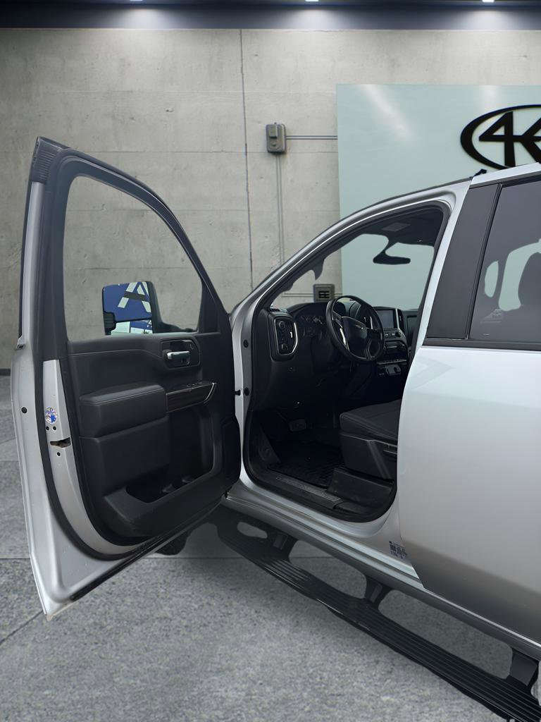 Used 2022 Chevrolet Silverado 3500 LT AWD/4WD image 11