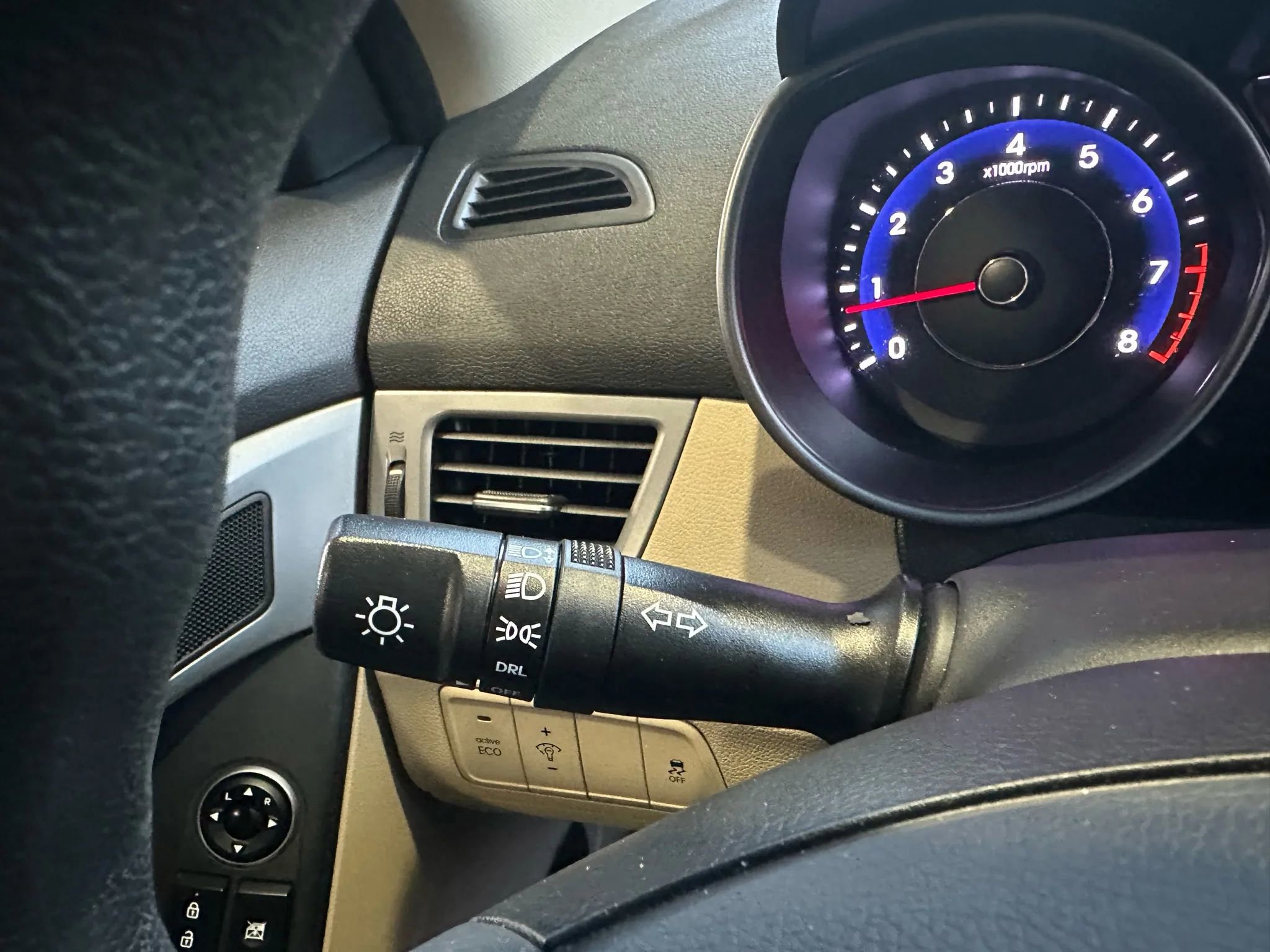 Used 2016 Hyundai Elantra SE image 12