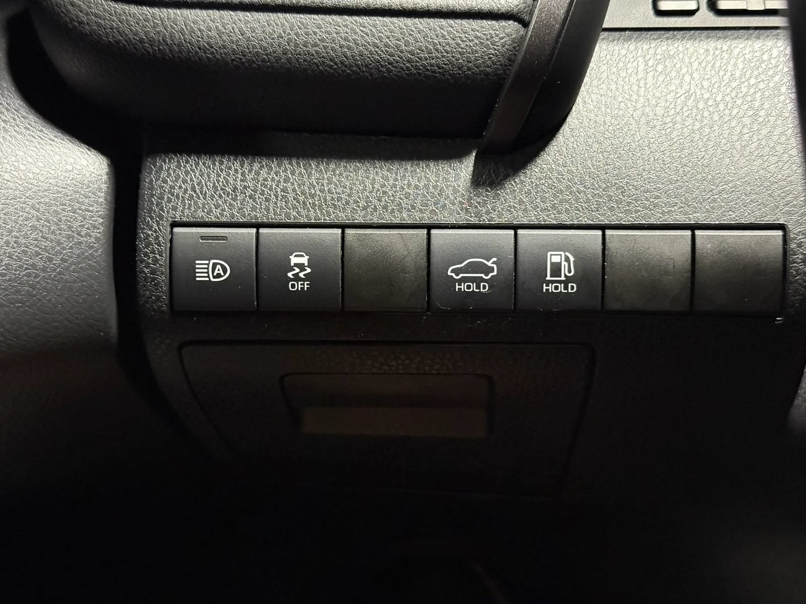 Used 2022 Toyota Camry SE FWD image 30