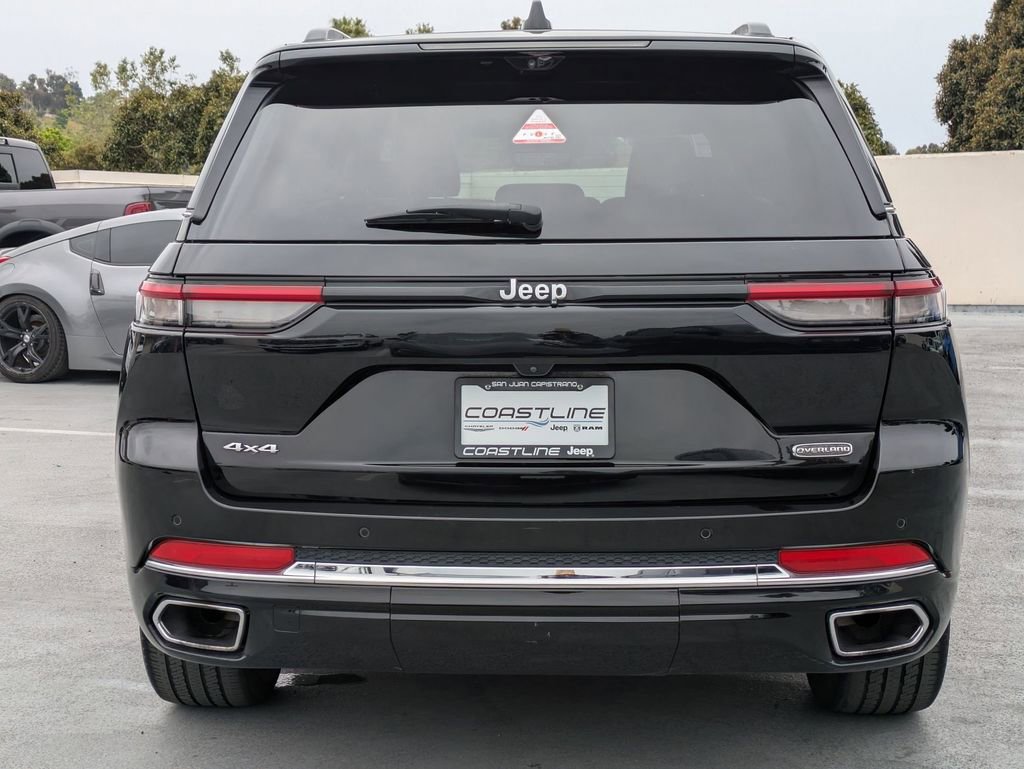 Certified 2022 Jeep Grand Cherokee Overland w/ Luxury Tech Group IV image 3