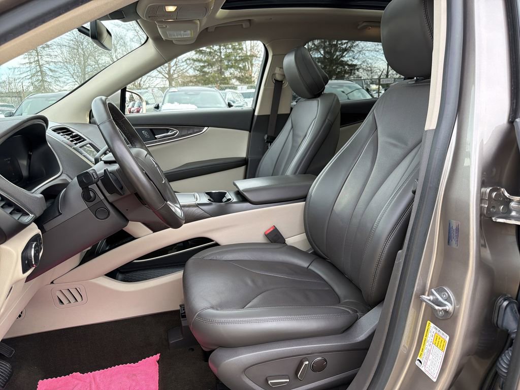 Used 2020 Lincoln Nautilus Reserve image 11