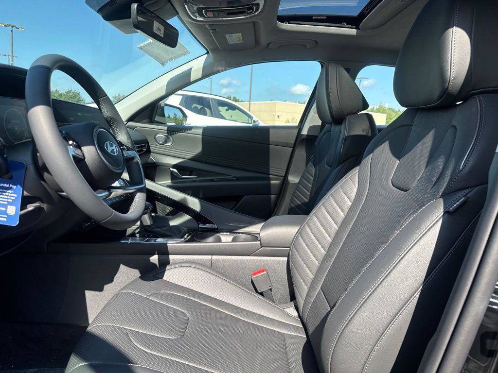 New 2026 Hyundai Elantra Limited FWD image 19