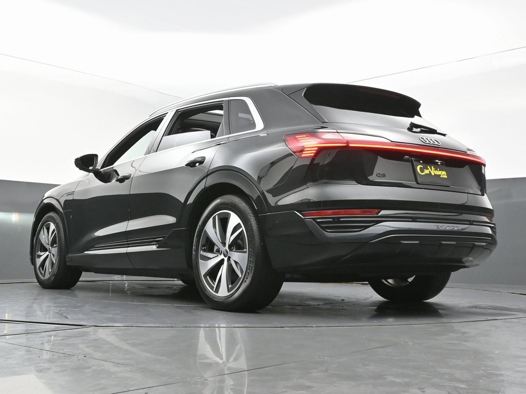 Used 2024 Audi Q8 e-tron Premium Plus image 55