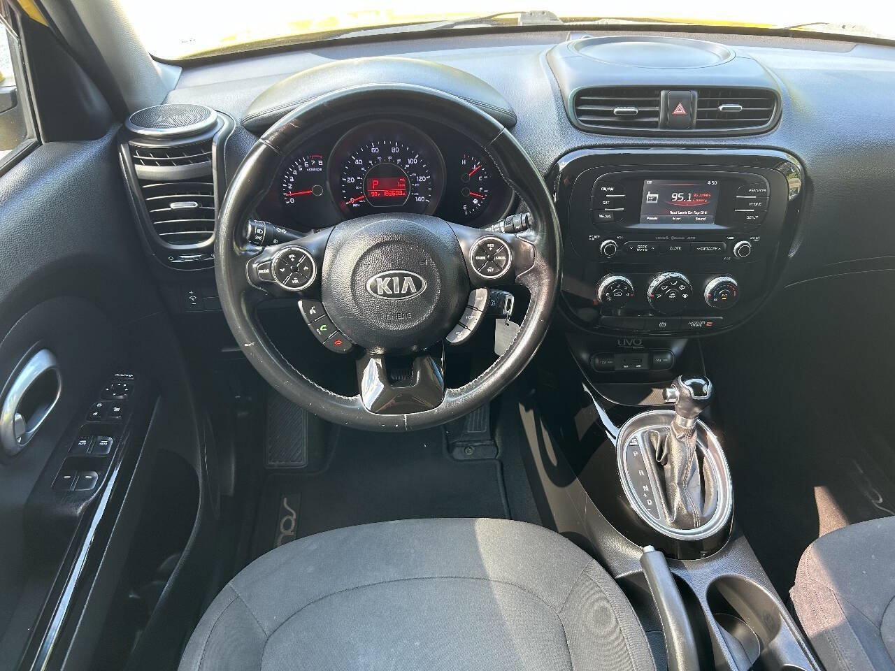 Used 2014 Kia Soul ! FWD image 13