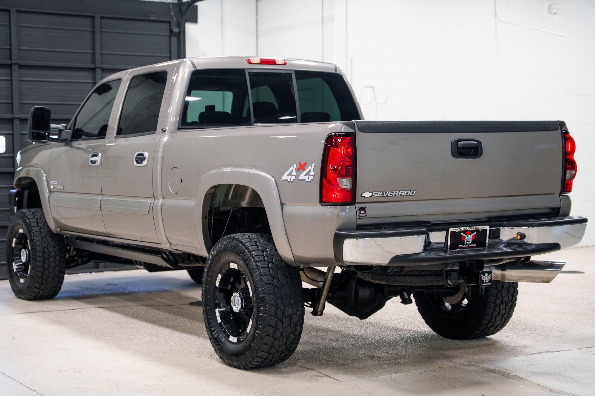 Used 2007 Chevrolet Silverado 2500 LT w/ Heavy-Duty Power Package AWD/4WD image 13