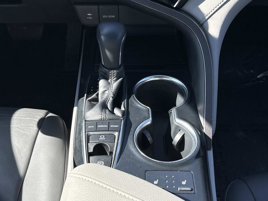 Used 2018 Toyota Camry XLE FWD image 17