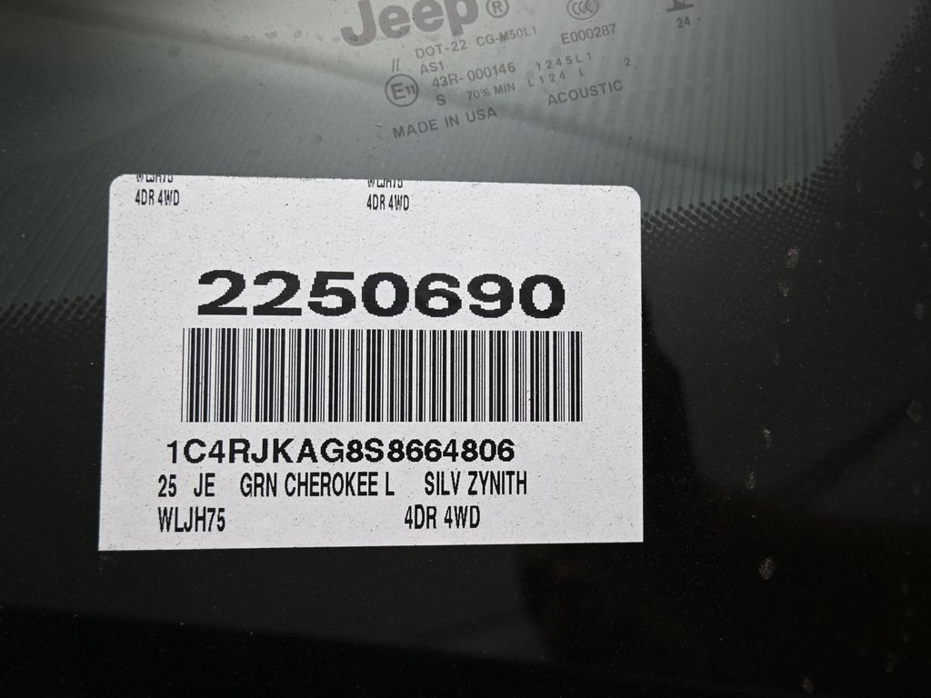 New 2025 Jeep Grand Cherokee L Altitude image 11