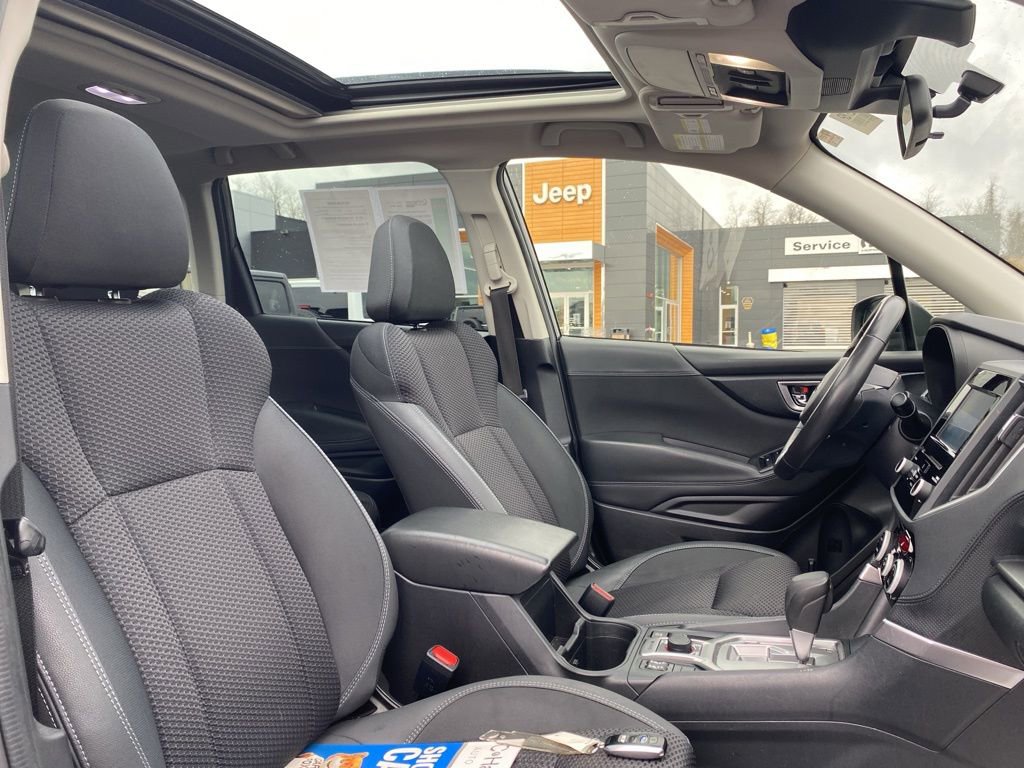 Used 2022 Subaru Forester Premium image 11