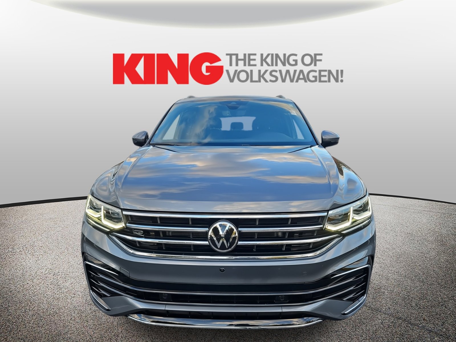 Certified 2023 Volkswagen Tiguan SEL R-Line image 9