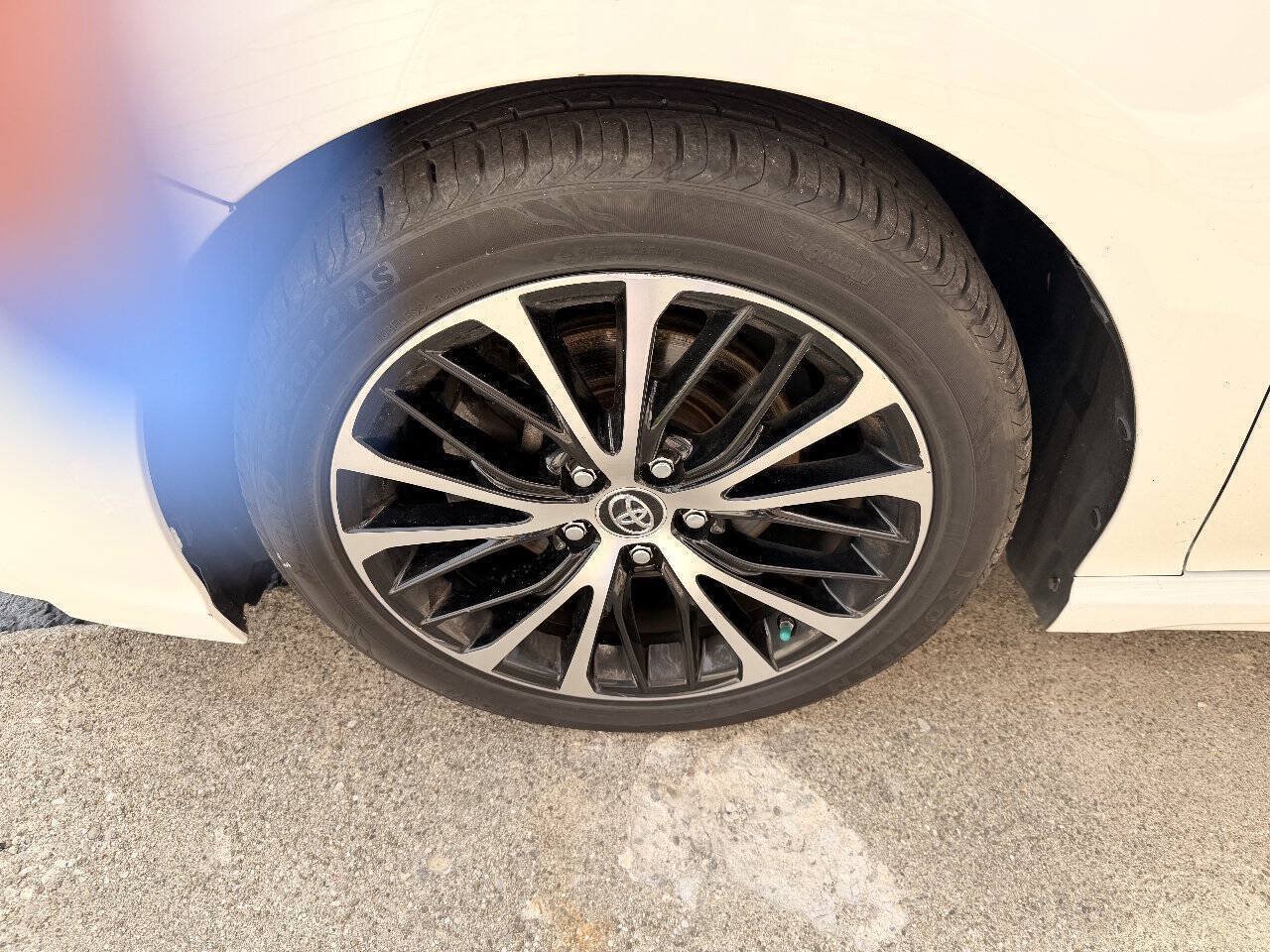 Used 2018 Toyota Camry SE FWD image 29