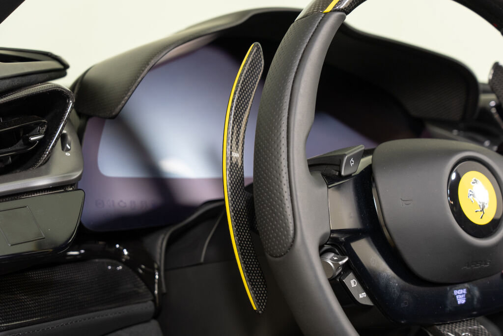 Used 2023 Ferrari SF90 Spider image 40