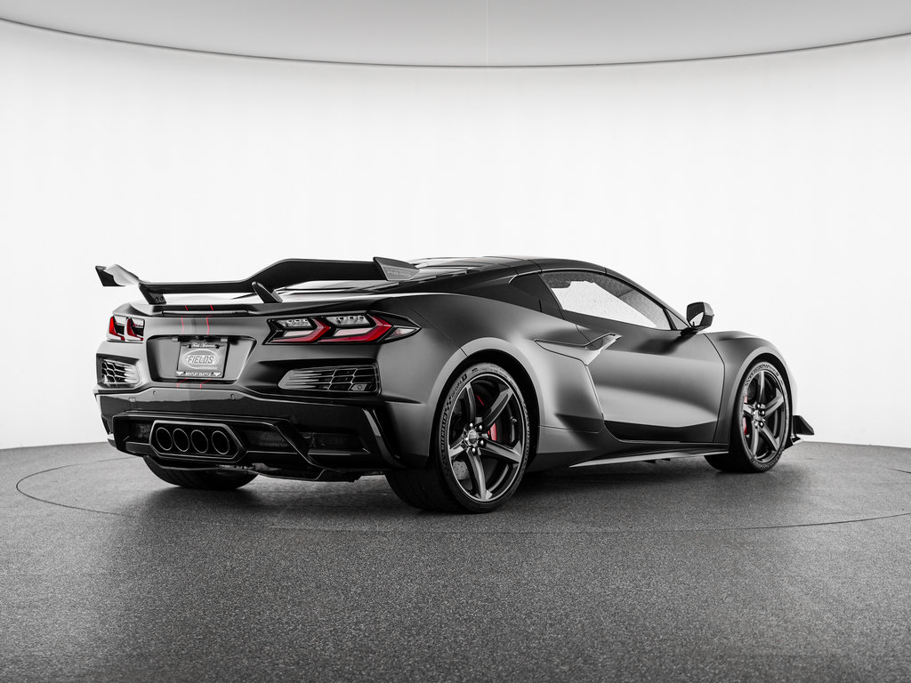 Used 2024 Chevrolet Corvette Z06 w/ Z07 Performance Package RWD image 6