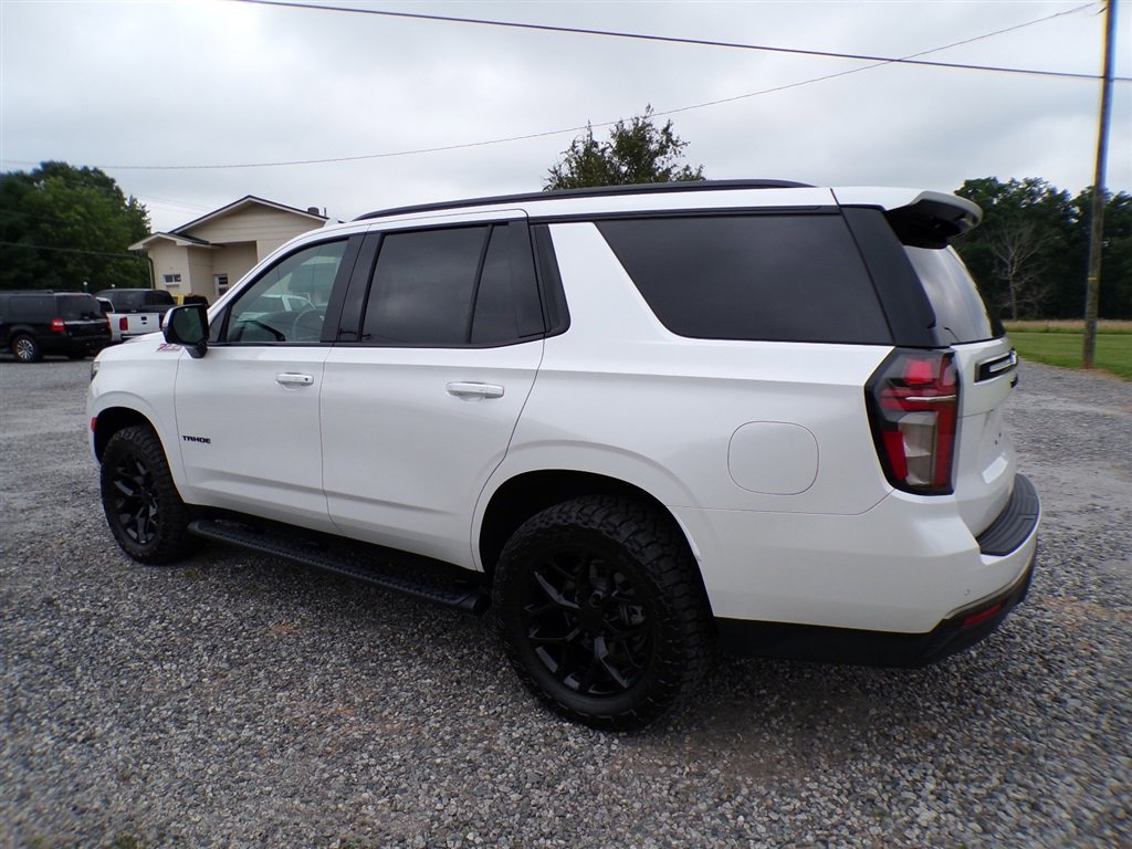 Used 2022 Chevrolet Tahoe Z71 w/ Luxury Package image 2