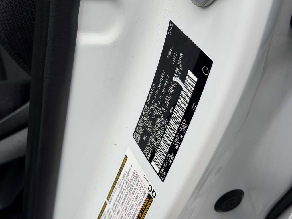 Certified 2025 Toyota 4Runner SR5 image 27