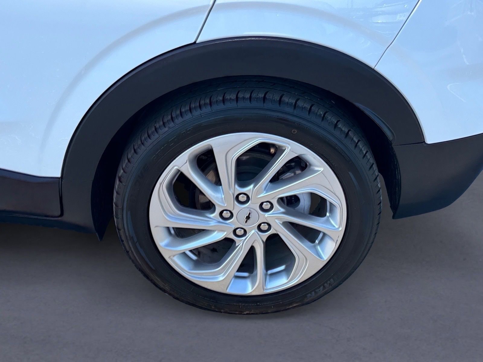 Used 2023 Chevrolet Bolt EUV LT image 14