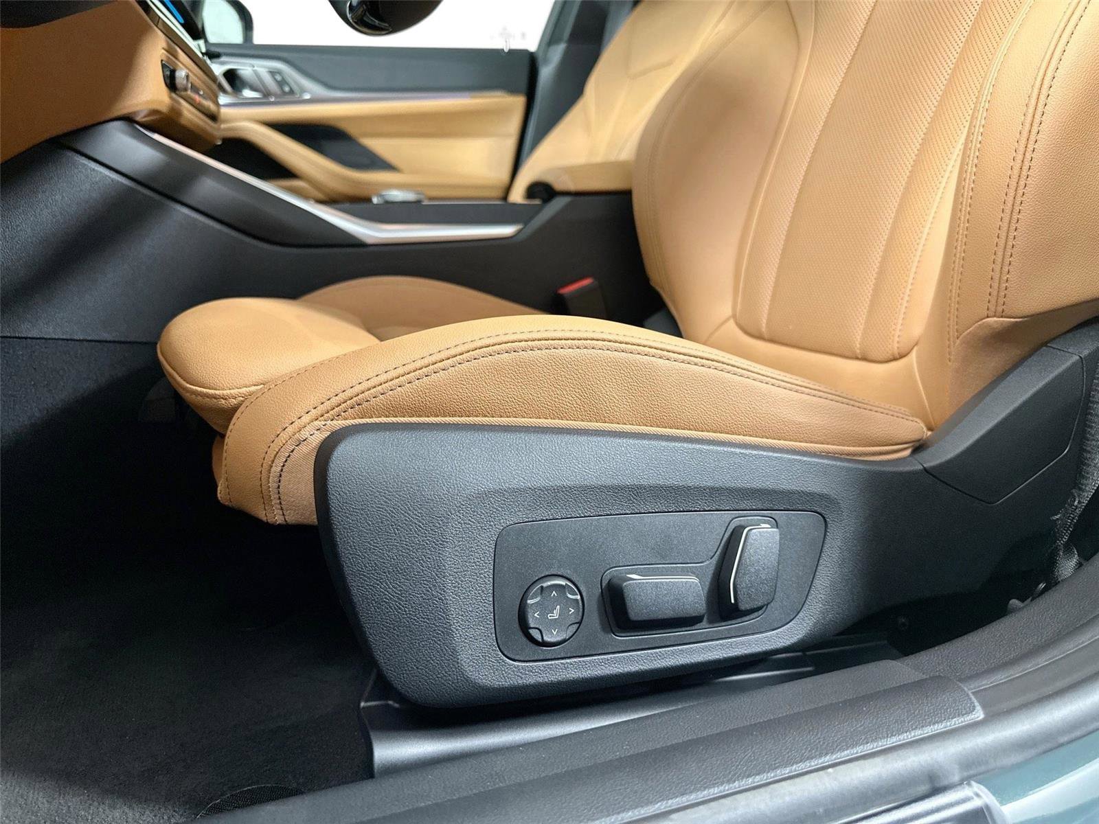 Certified 2025 BMW i4 eDrive40 w/ Parking Assistance Package RWD image 15
