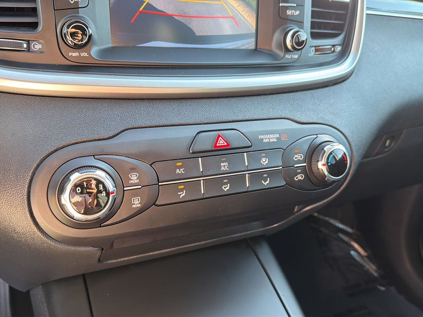 Used 2020 Kia Sorento L FWD image 26