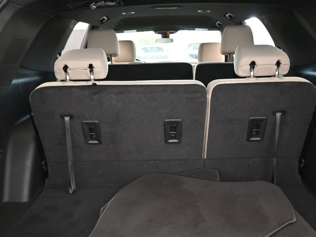 Used 2022 Chevrolet Traverse LS image 28