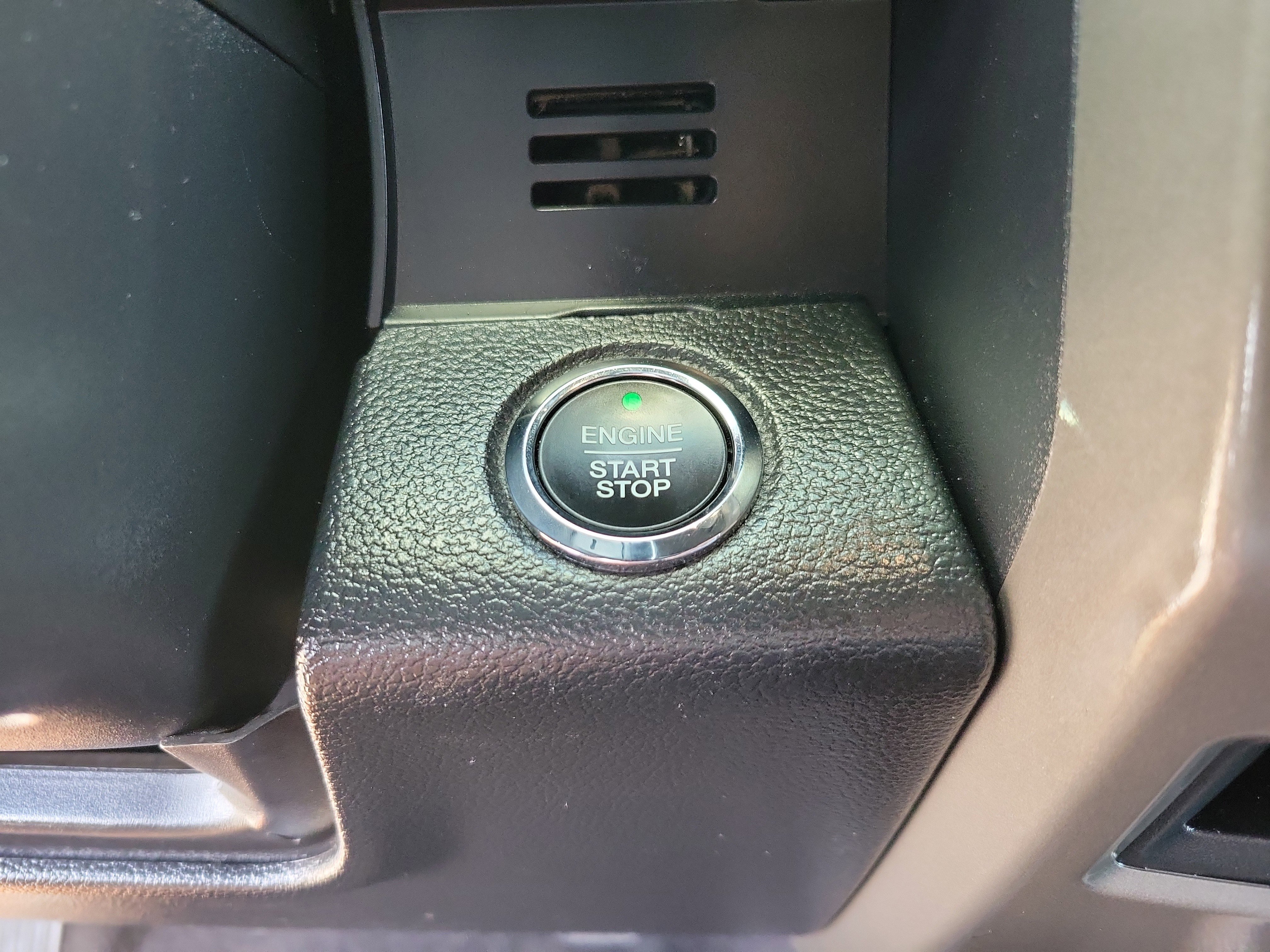 Used 2021 Ford Expedition Max XLT image 18