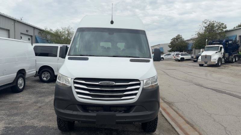 Used 2019 Freightliner Sprinter 2500 AWD/4WD image 5